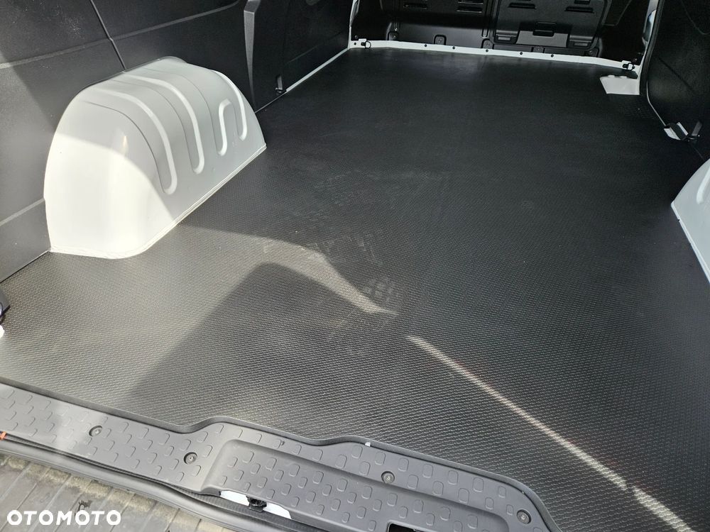 Renault Trafic Furgon L2H1 2.0dCi 130 KM - 12