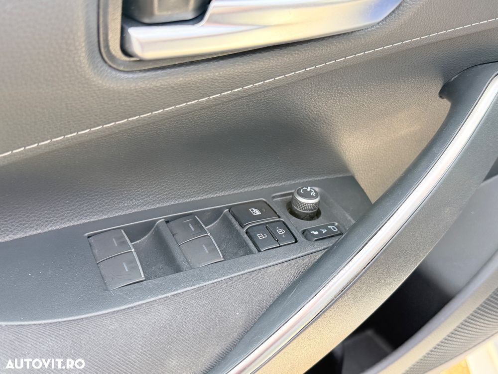 Toyota Corolla 1.8 HSD Dynamic - 30