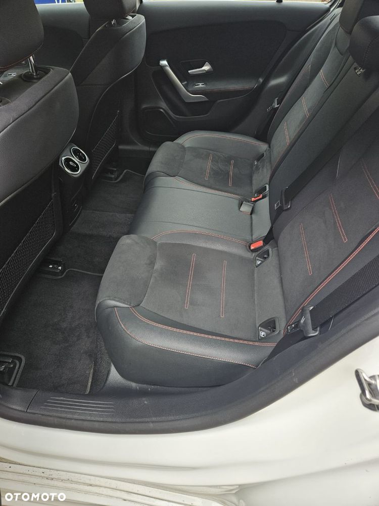Mercedes-Benz Klasa A 180 AMG Line 7G-DCT - 17