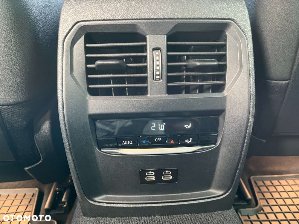 BMW Seria 3 320i Touring M Sport - 36