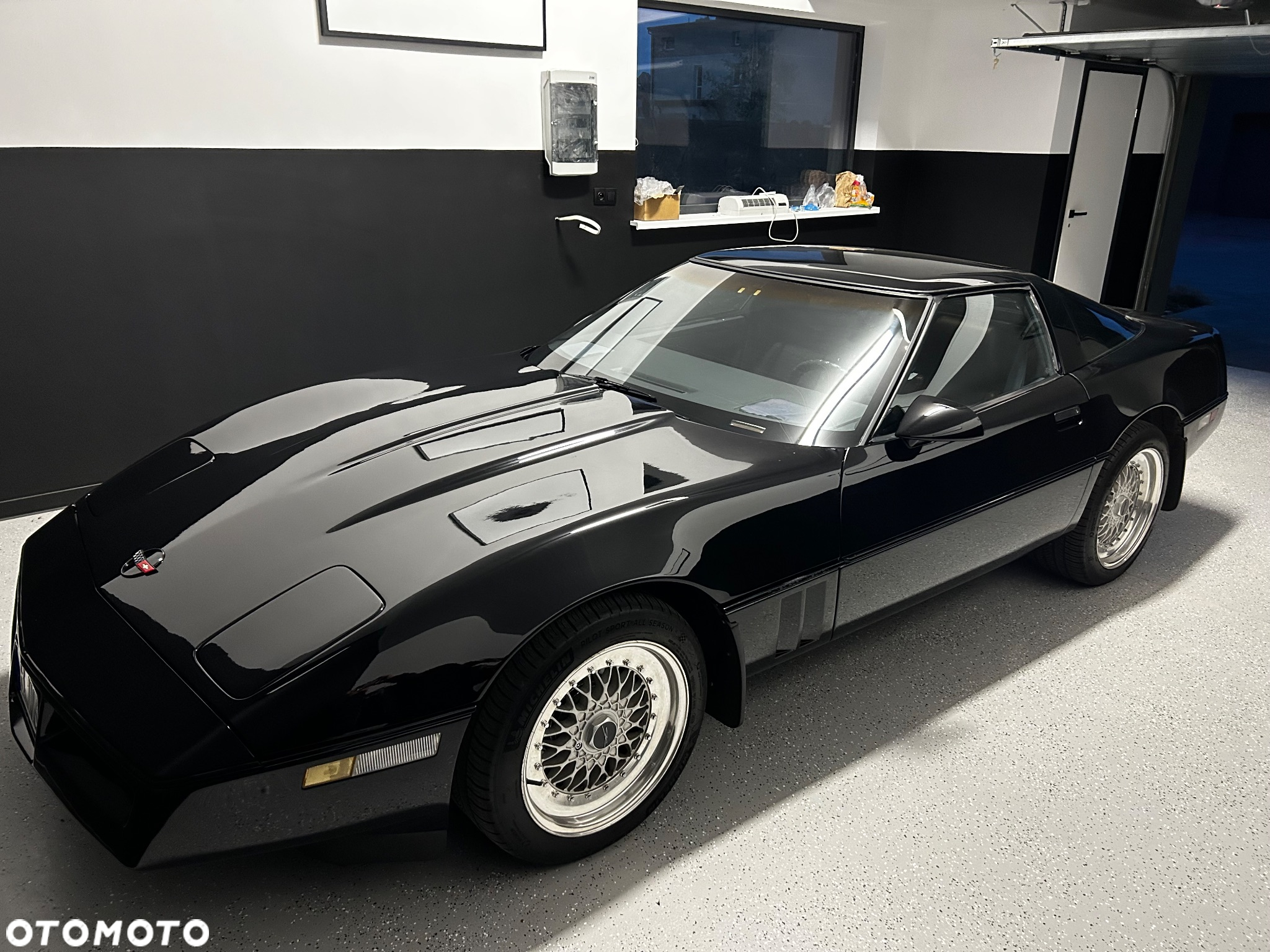 Chevrolet Corvette - 2