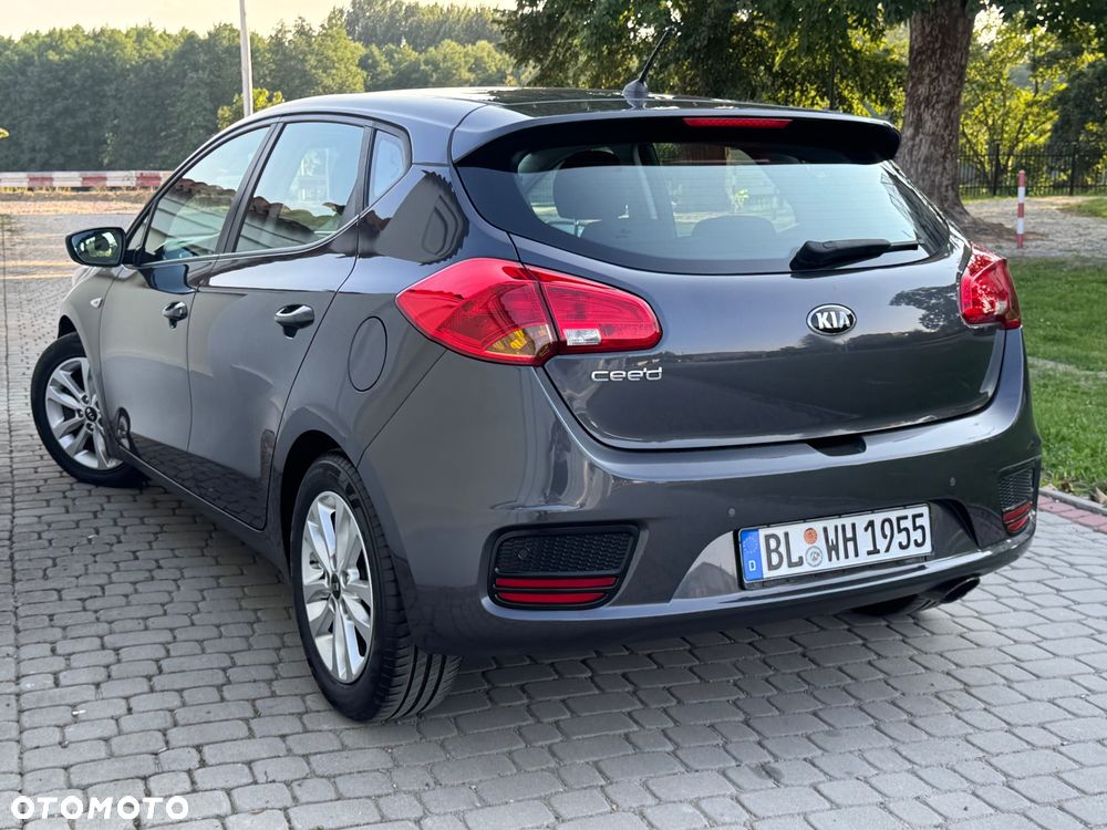 Kia Ceed - 14