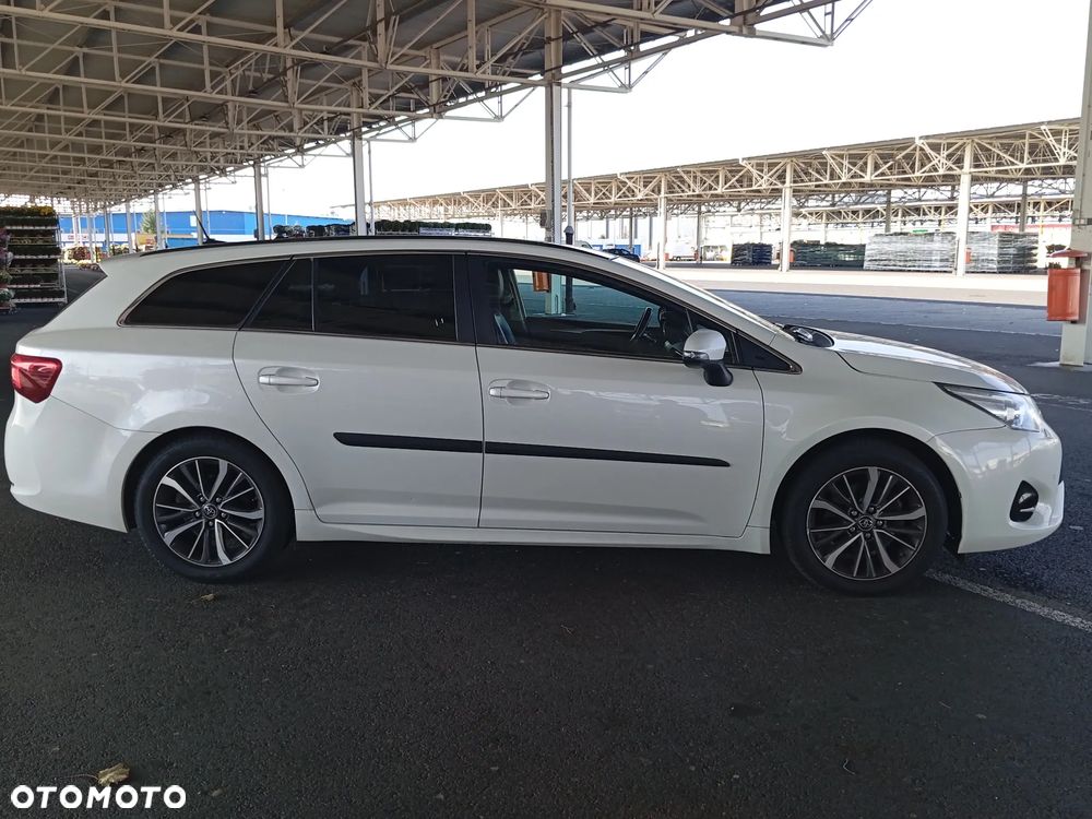 Toyota Avensis 2016 photo 3