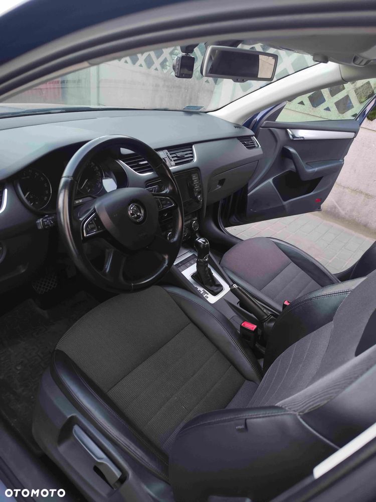 Skoda Octavia 2.0 TDI Elegance DSG - 8