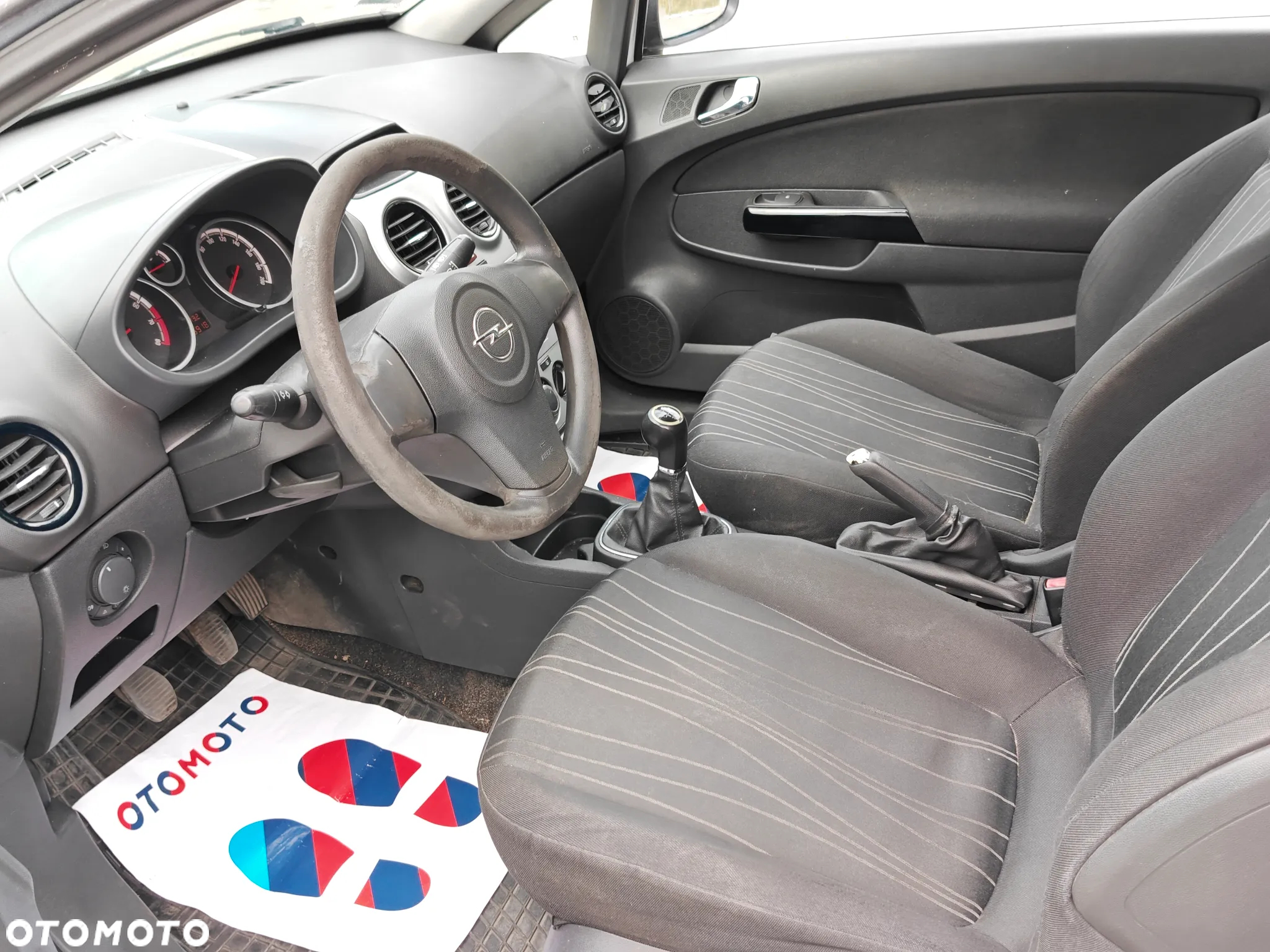Opel Corsa 1.2 16V Cosmo - 7