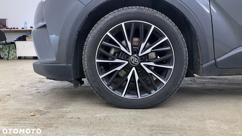 Toyota C-HR Lounge - 21