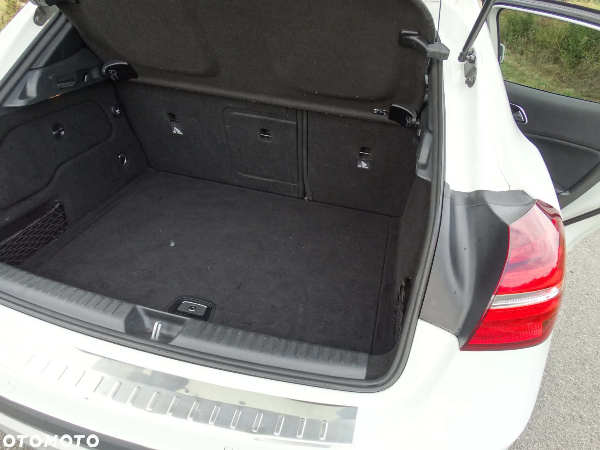 Mercedes-Benz GLA 200 7G-DCT - 32