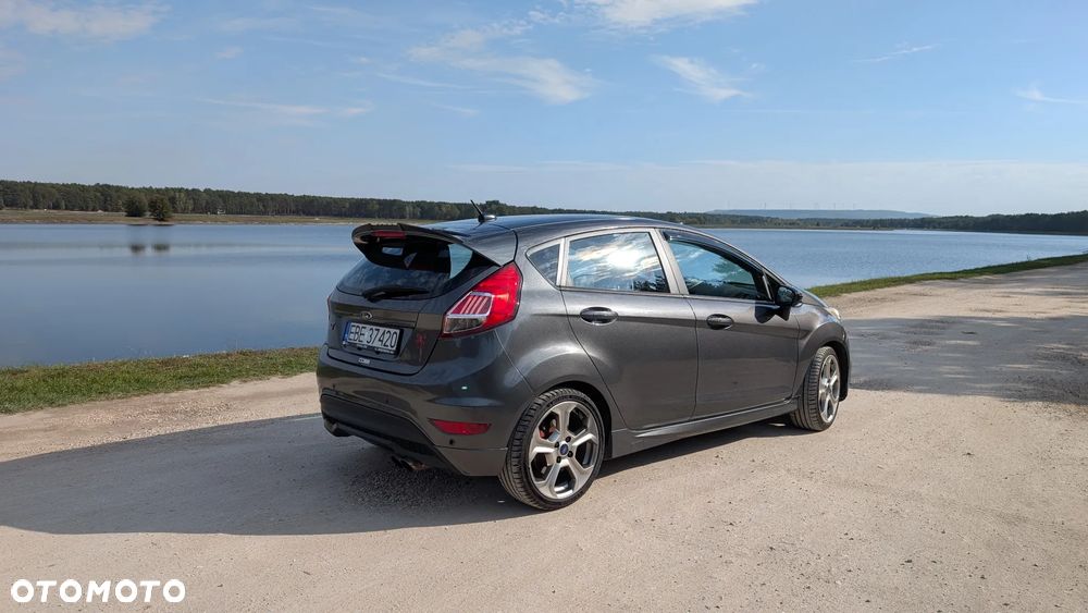 Ford Fiesta 1.6 EcoBoost ST200 - 36