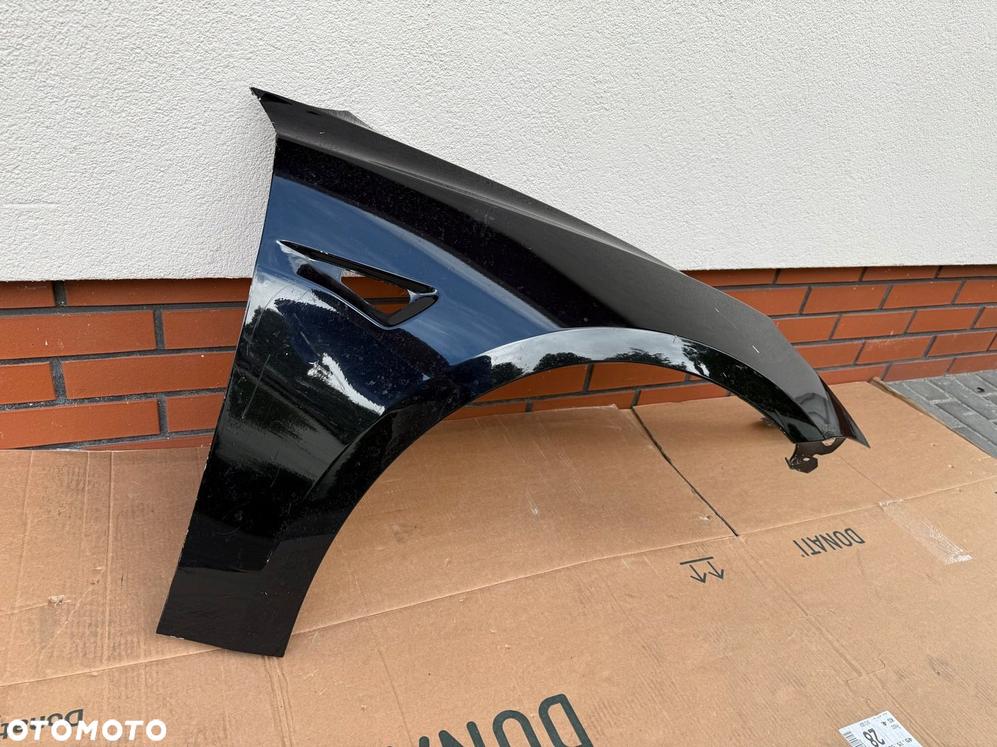 Tesla model 3 2016-2024 blotnik prawy przod ladny oryginal czarny demontaz - 2