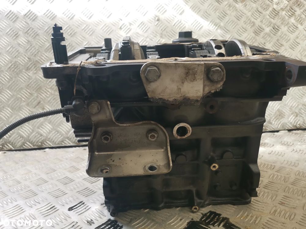 Blok Silnika Audi A6 C6 048103021R - 2