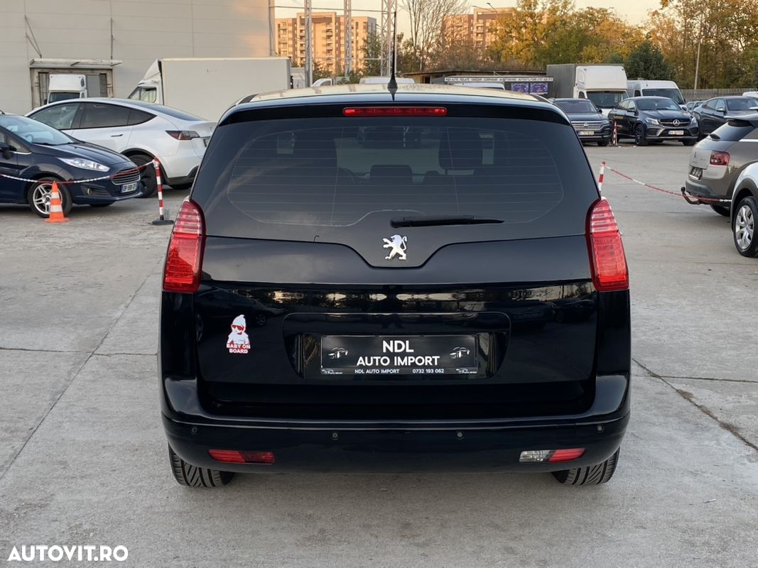 Peugeot 5008 HDI 115 Active - 14