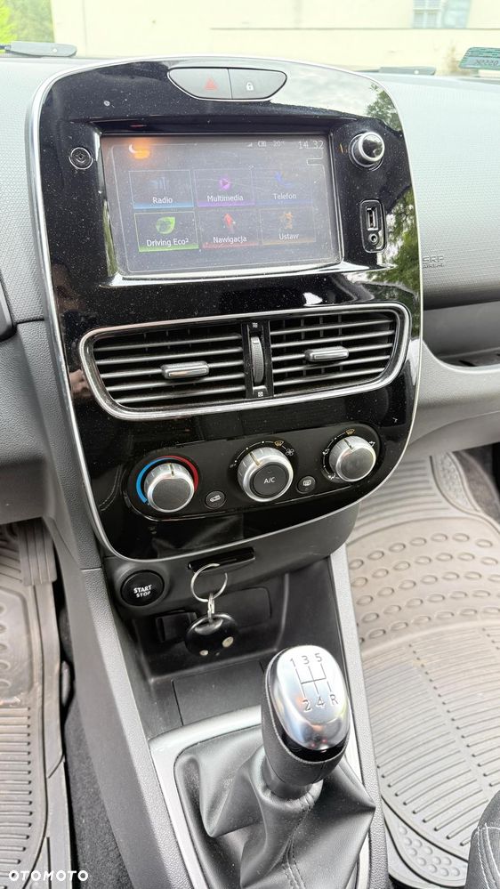 Renault Clio 1.2 16V Limited EU6 - 15