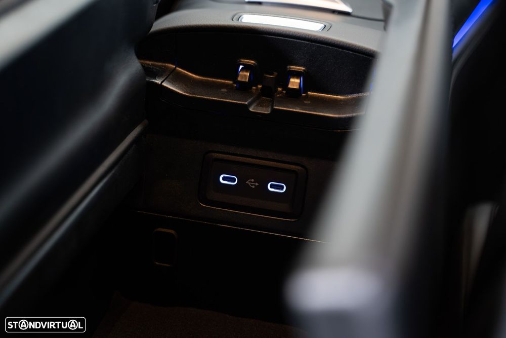 Mercedes-Benz E 300 e 4Matic AMG Line - 40