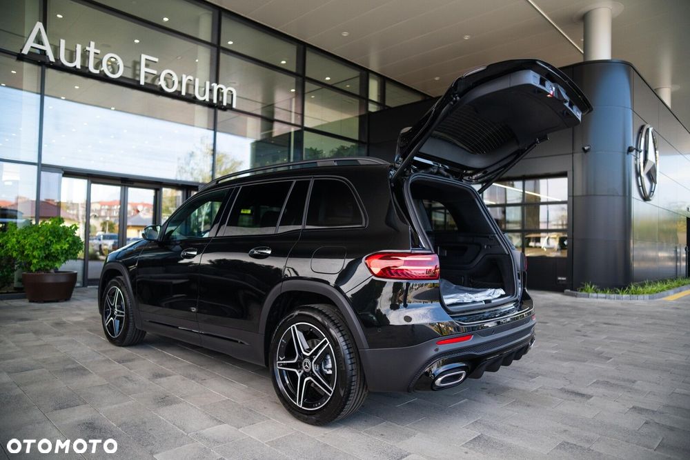 Mercedes-Benz GLB - 28
