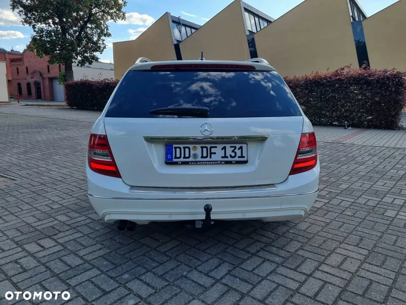 Mercedes-Benz Klasa C 180 T BlueEFFICIENCY Avantgarde - 11