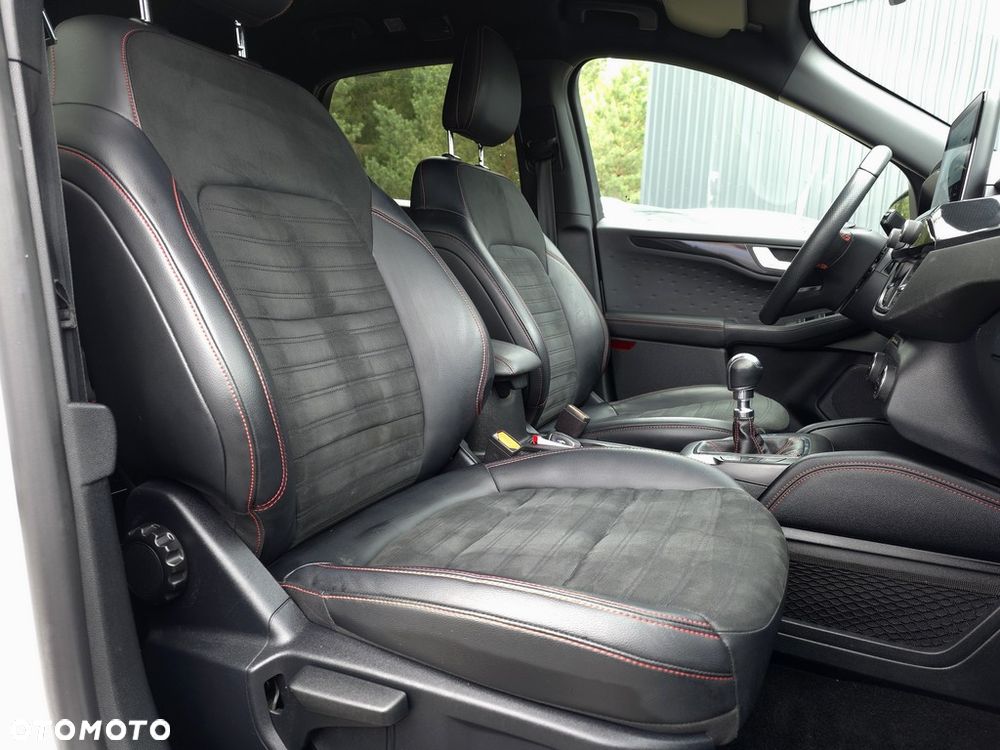 Ford Kuga 2.0 EcoBlue mHEV FWD ST-Line - 13