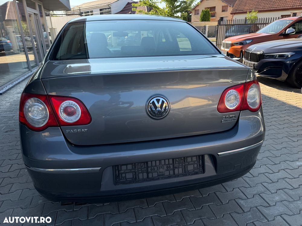Volkswagen Passat 2.0 TDI DPF Comfortline - 12
