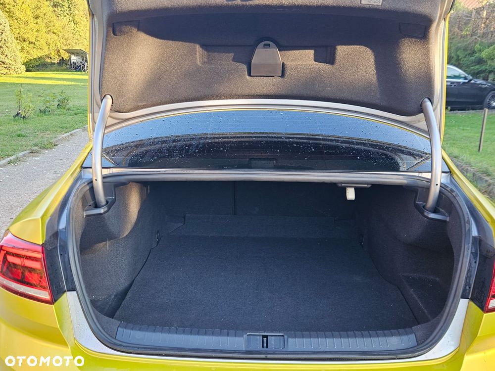 Volkswagen Passat 1.5 TSI EVO Essence - 18