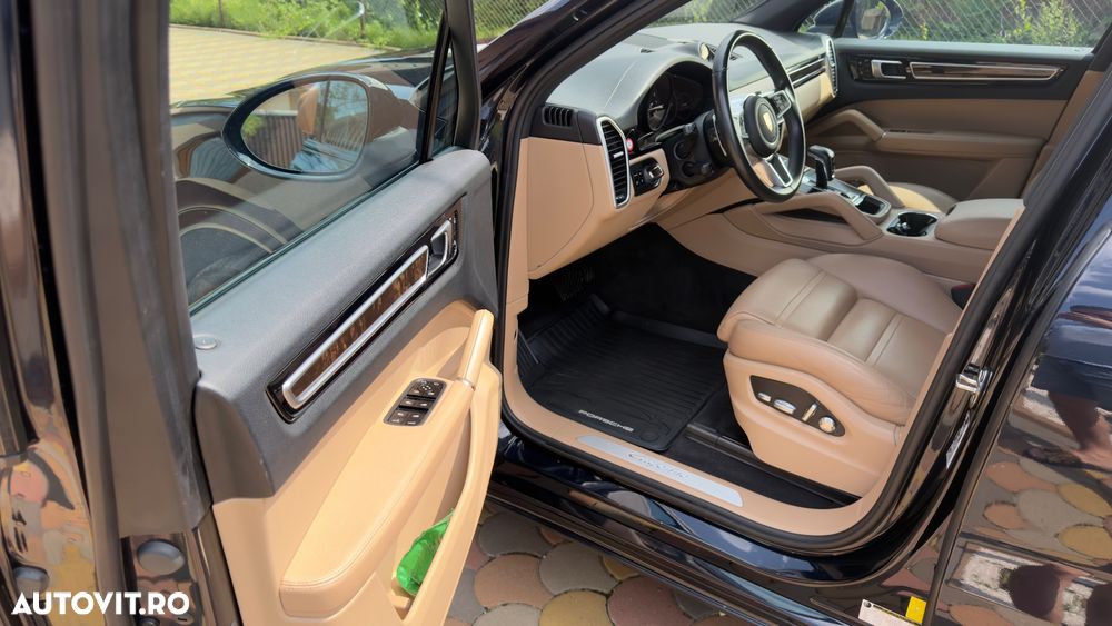 Porsche Cayenne Standard - 12