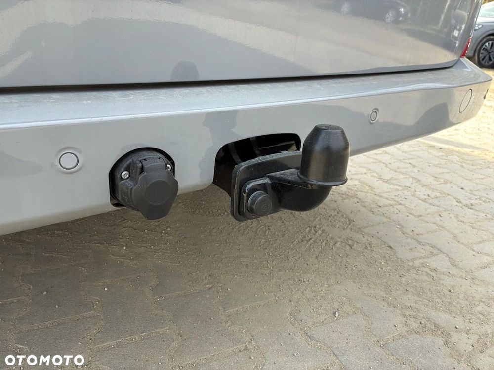 Volkswagen Caravelle - 12