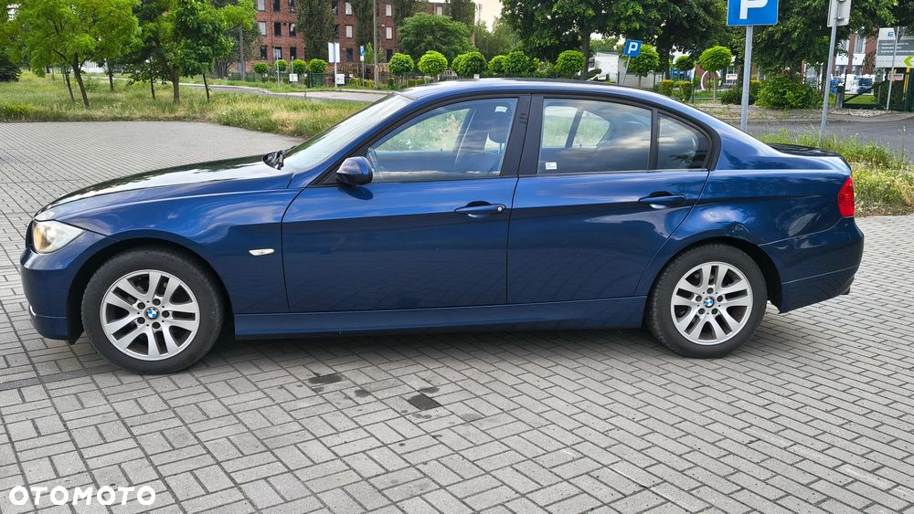 BMW Seria 3 318i - 2