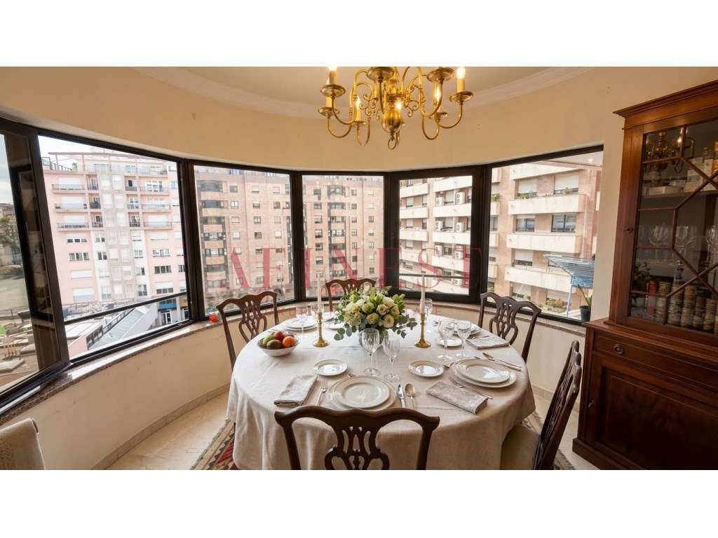 APARTAMENTO T4 NO GOLDEN PARK NAS LARANJEIRAS - Grande imagem: 2/44