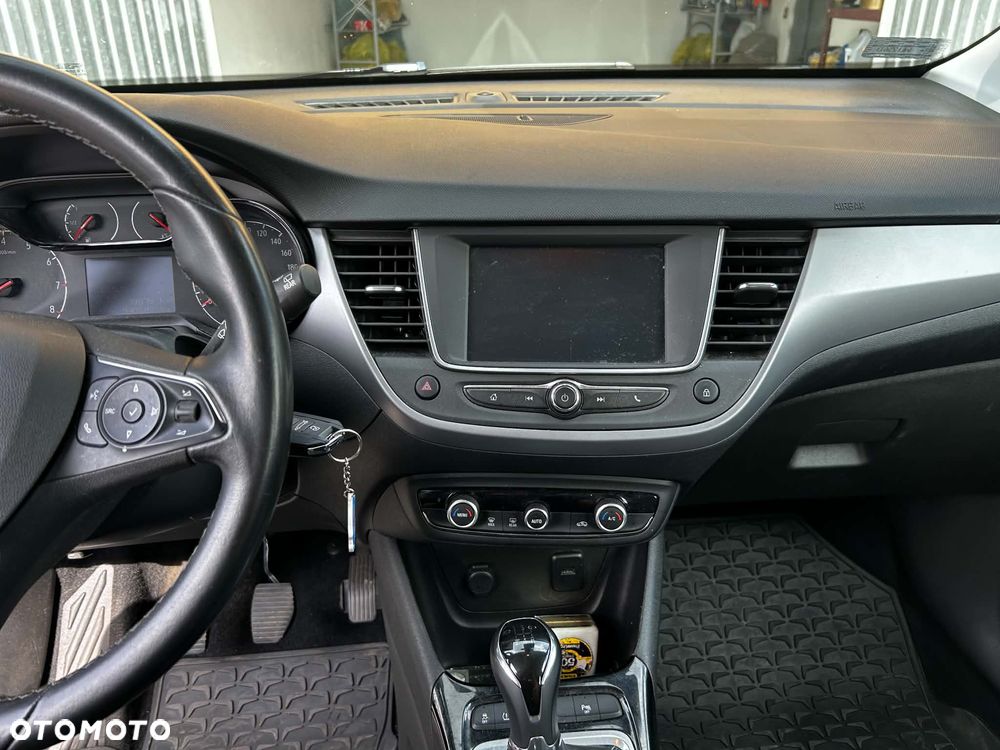 Opel Crossland X - 8