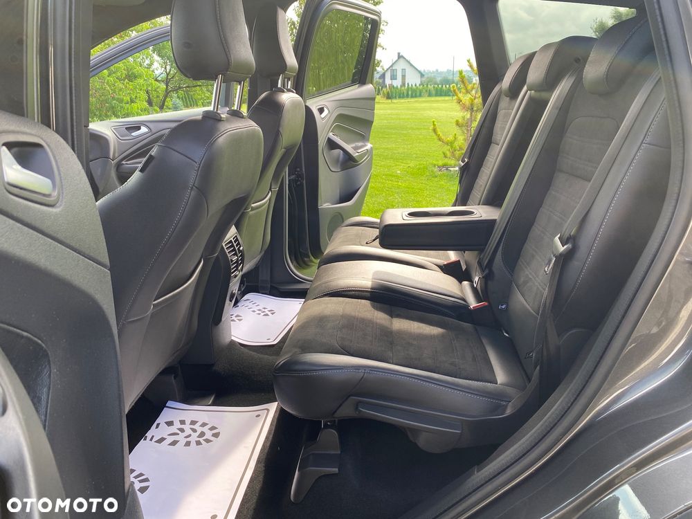 Ford Kuga 1.5 EcoBoost 2x4 ST-Line - 23