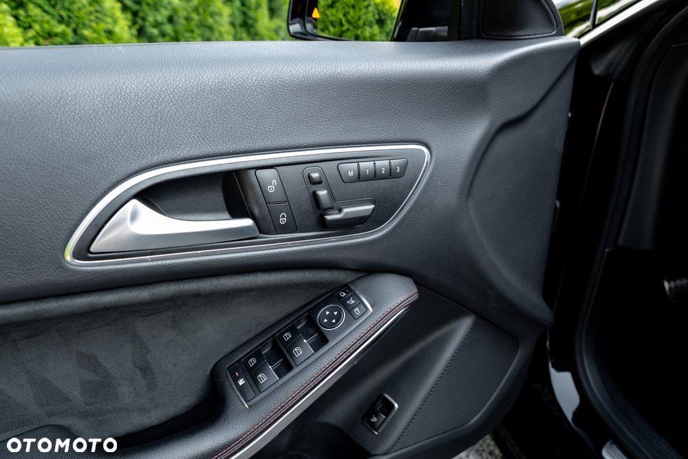 Mercedes-Benz CLA 250 7G-DCT AMG Line - 20