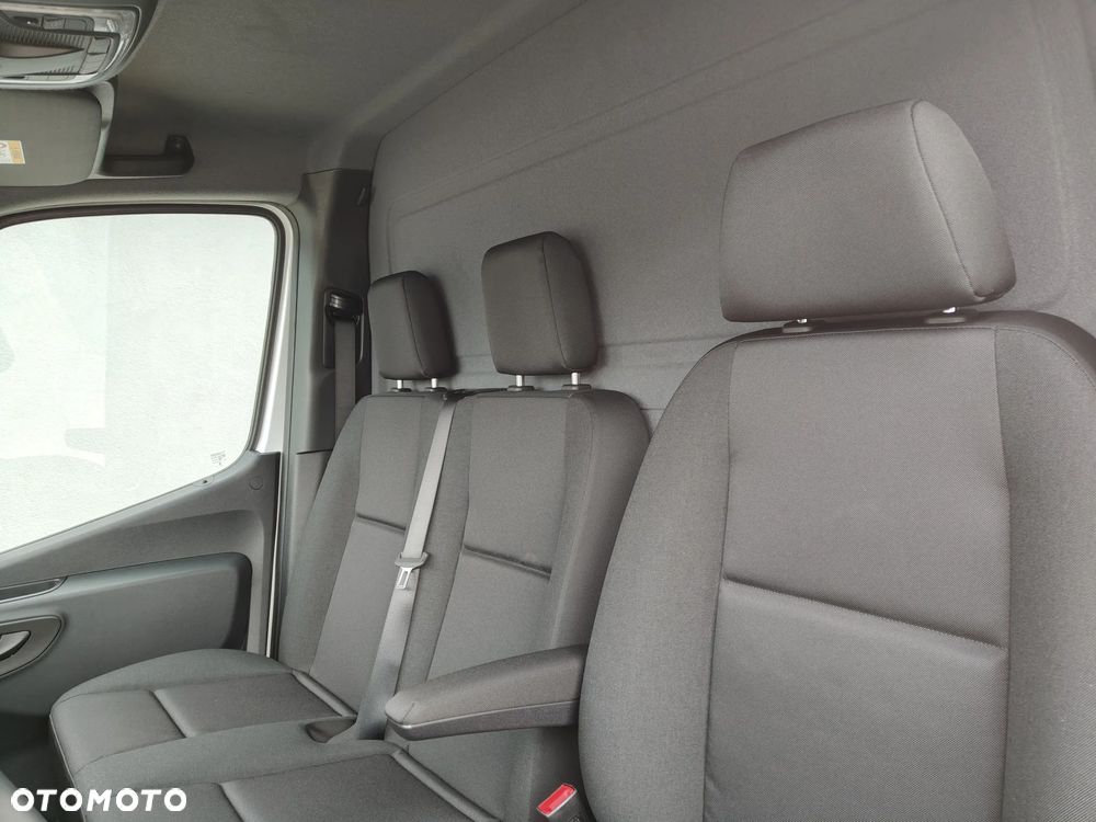 Mercedes-Benz Sprinter - 10