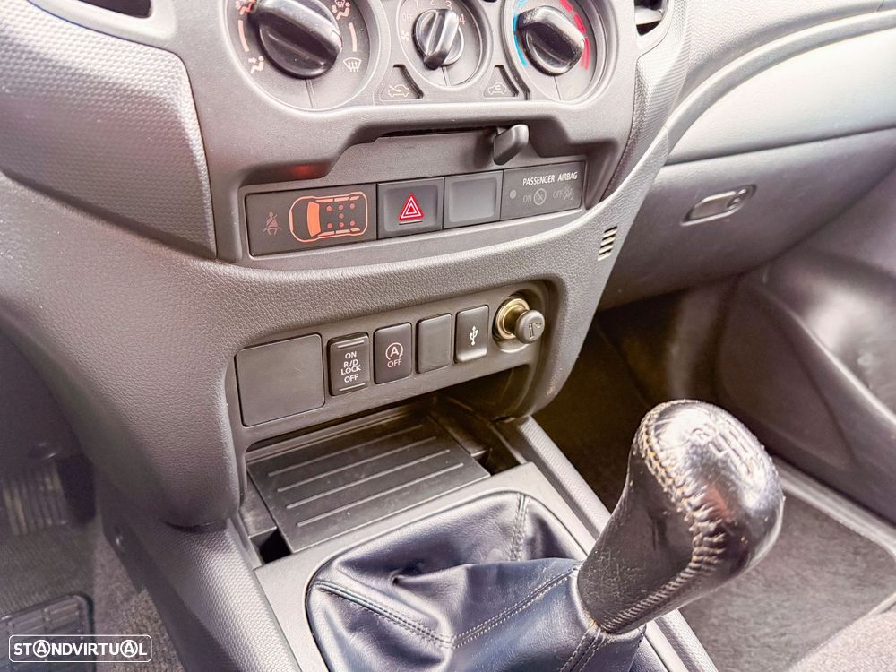 Mitsubishi L200 2.3 DI-D CD Invite 4WD - 19