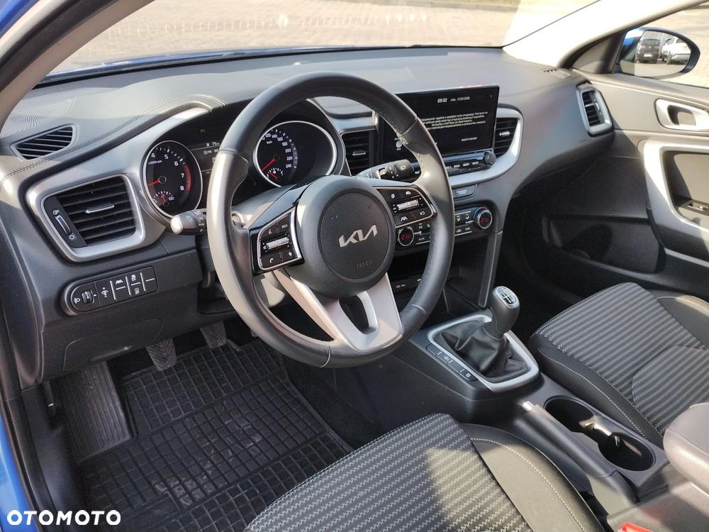 Kia Ceed 1.5 T-GDI M - 10