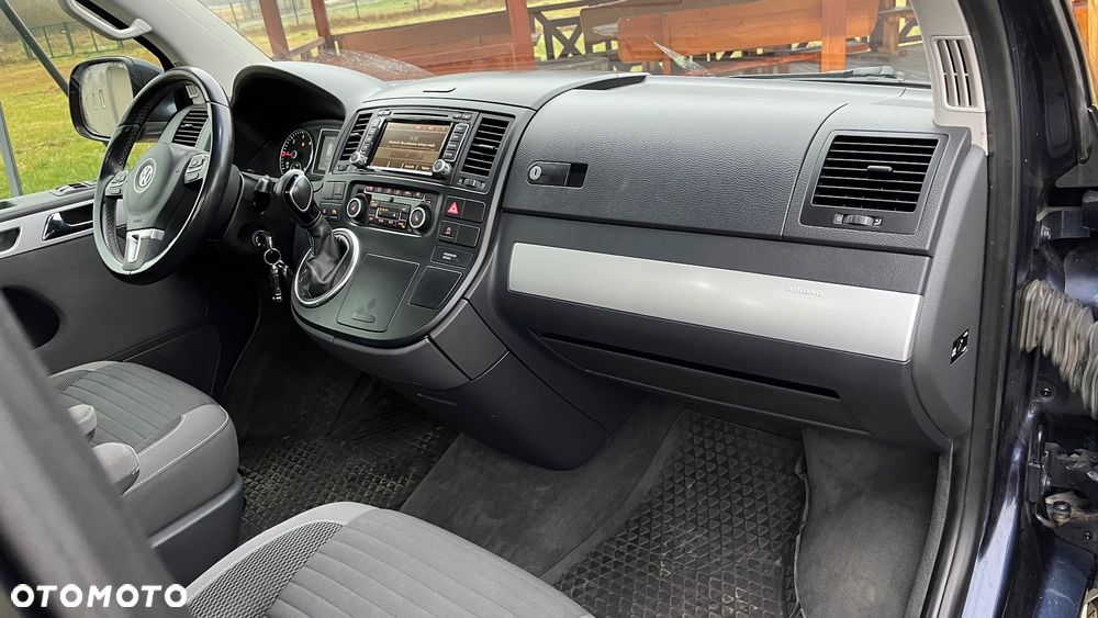 Volkswagen Multivan - 21