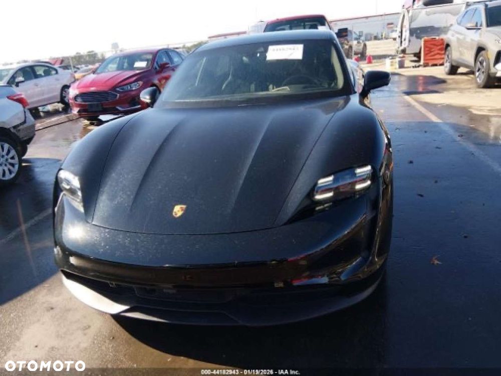 Porsche Taycan - 7