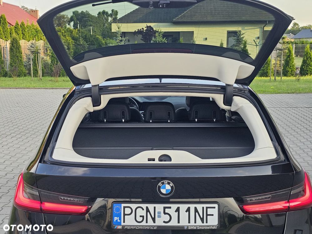 BMW Seria 3 318d Sport Line - 26