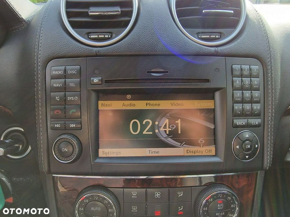 Mercedes-Benz GL - 23