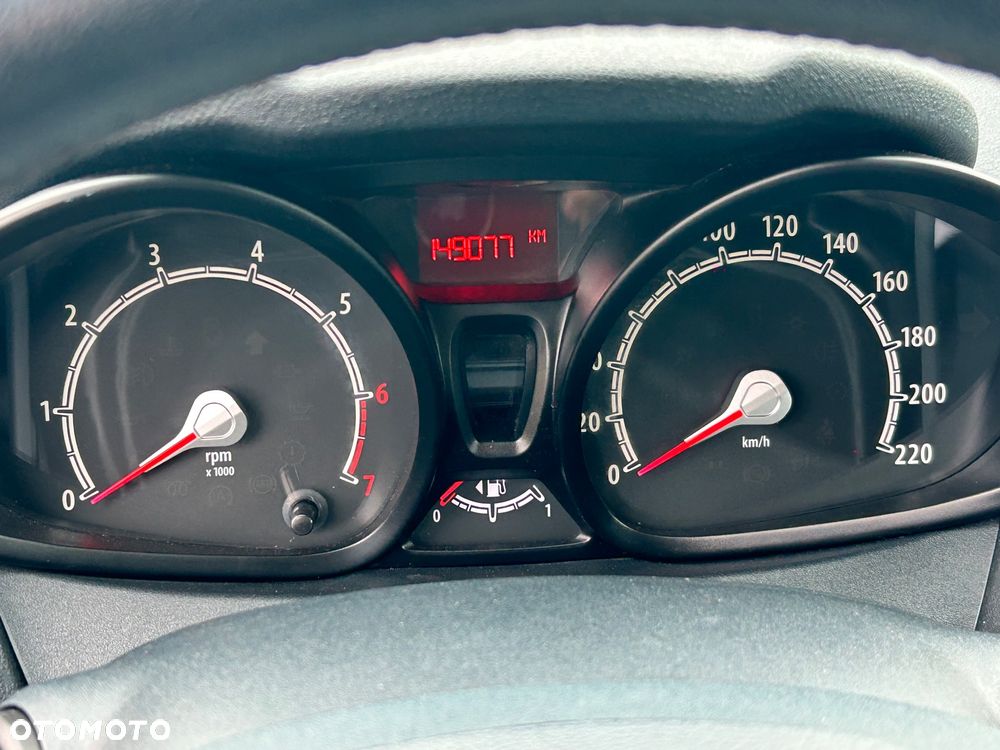 Ford Fiesta 1.25 Celebration - 34