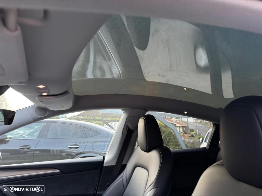 Tesla Model Y Long Range Dual Motor AWD - 25