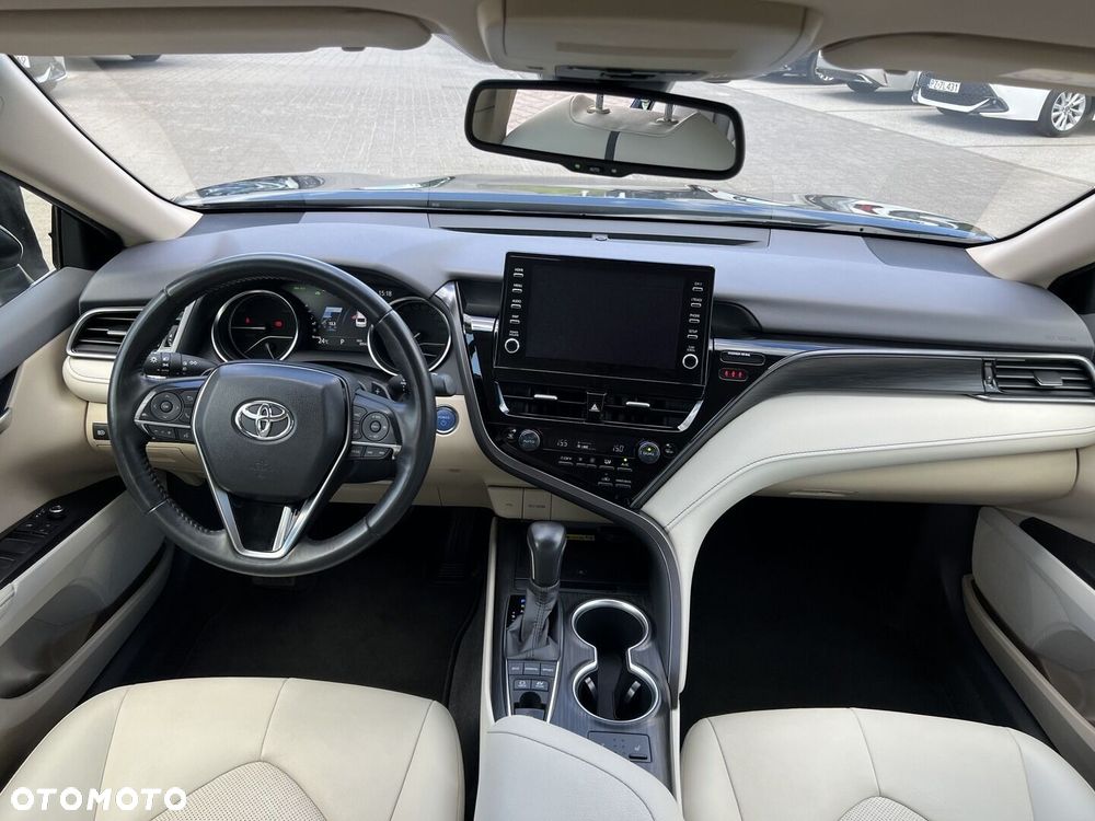 Toyota Camry 2.5 Hybrid Executive CVT - 23