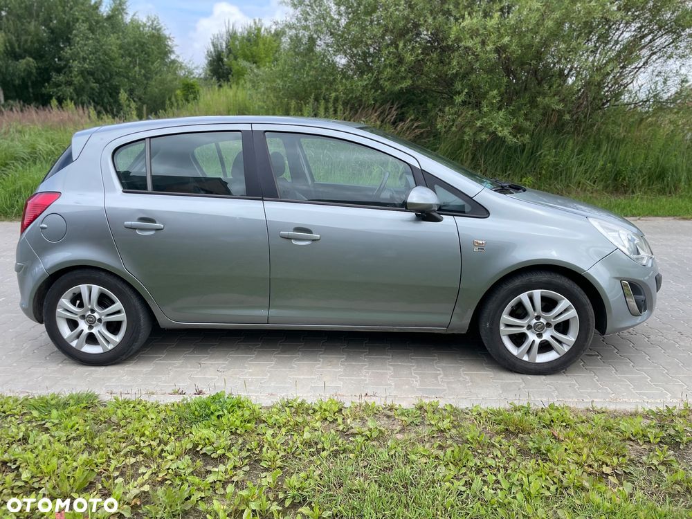 Opel Corsa 1.2 16V Cosmo - 6