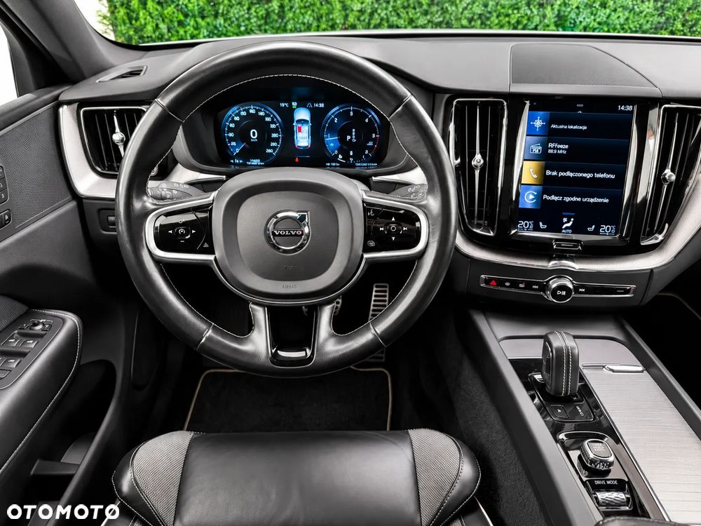 Volvo XC 60 B4 D AWD R-Design - 8
