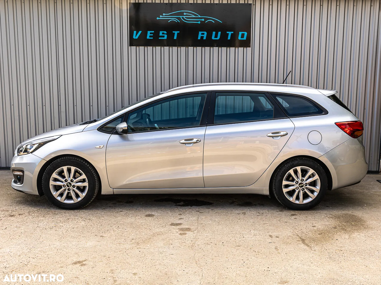 Kia Ceed - 10