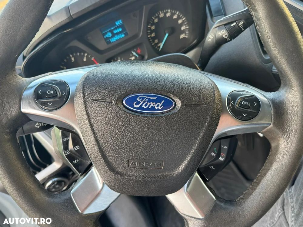 Ford TRANSIT CUSTOM - 12