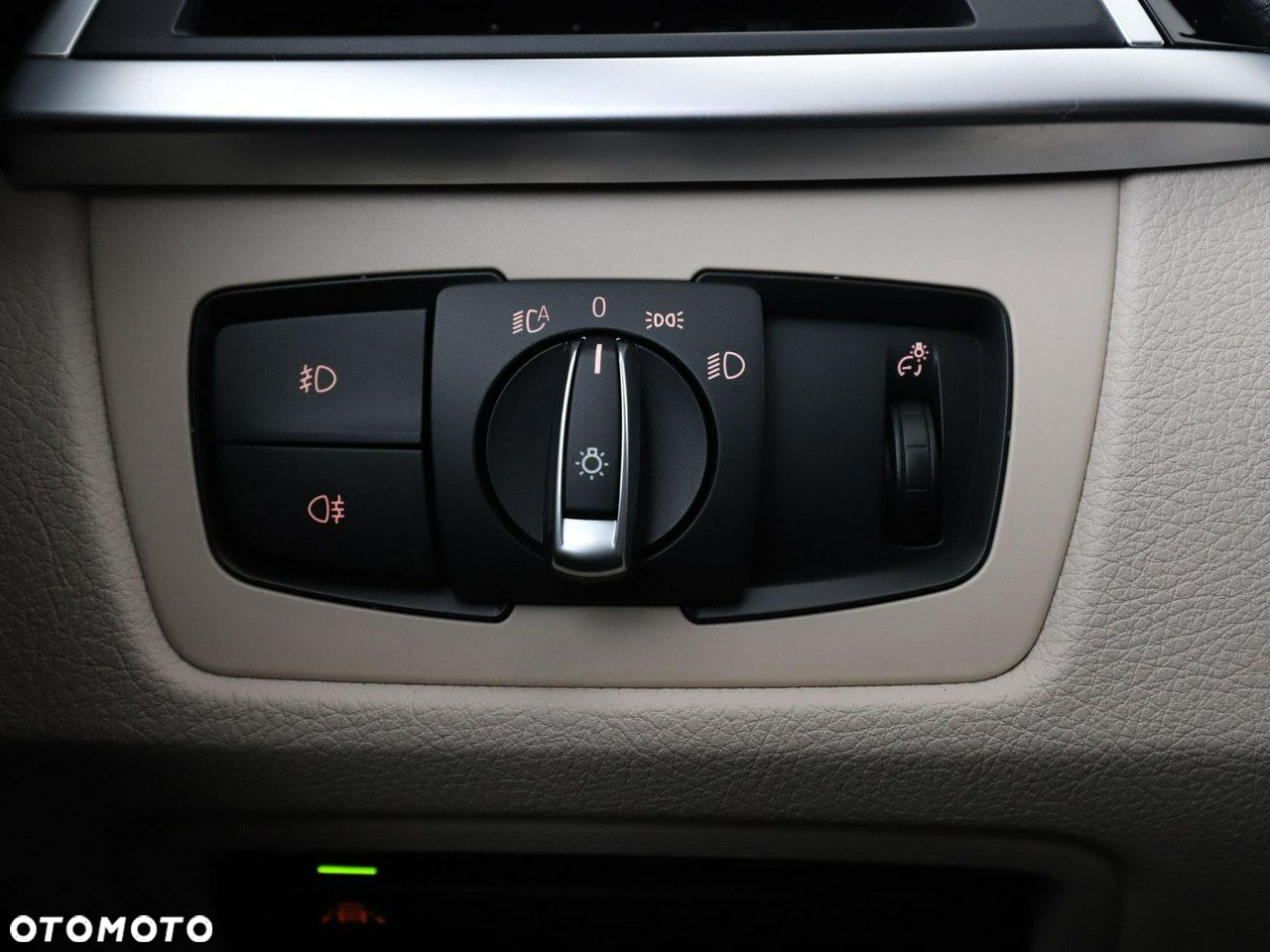 BMW Seria 3 330e Sport Line - 37