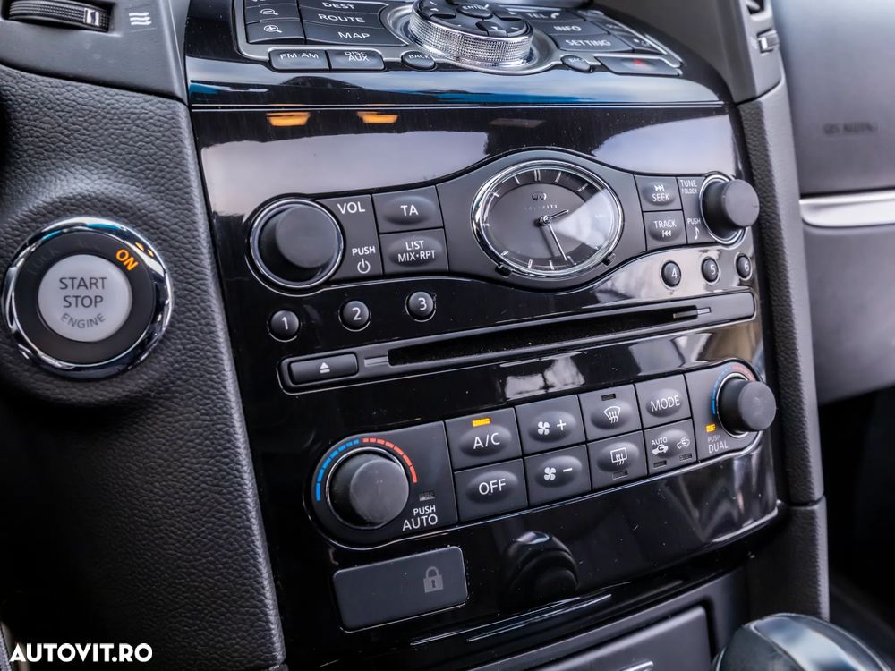 Infiniti QX70 5.0 AWD Aut. S Premium - 28