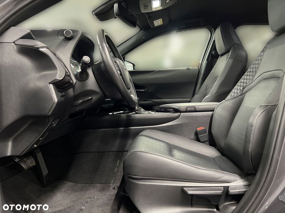 Lexus UX - 17