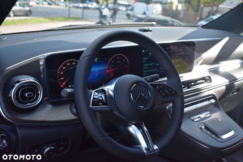 Mercedes-Benz V  FL OM654 - 3