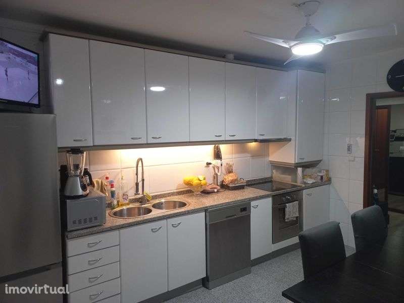 Apartamento T2 (suite) centro de Paredes - Grande imagem: 5/12