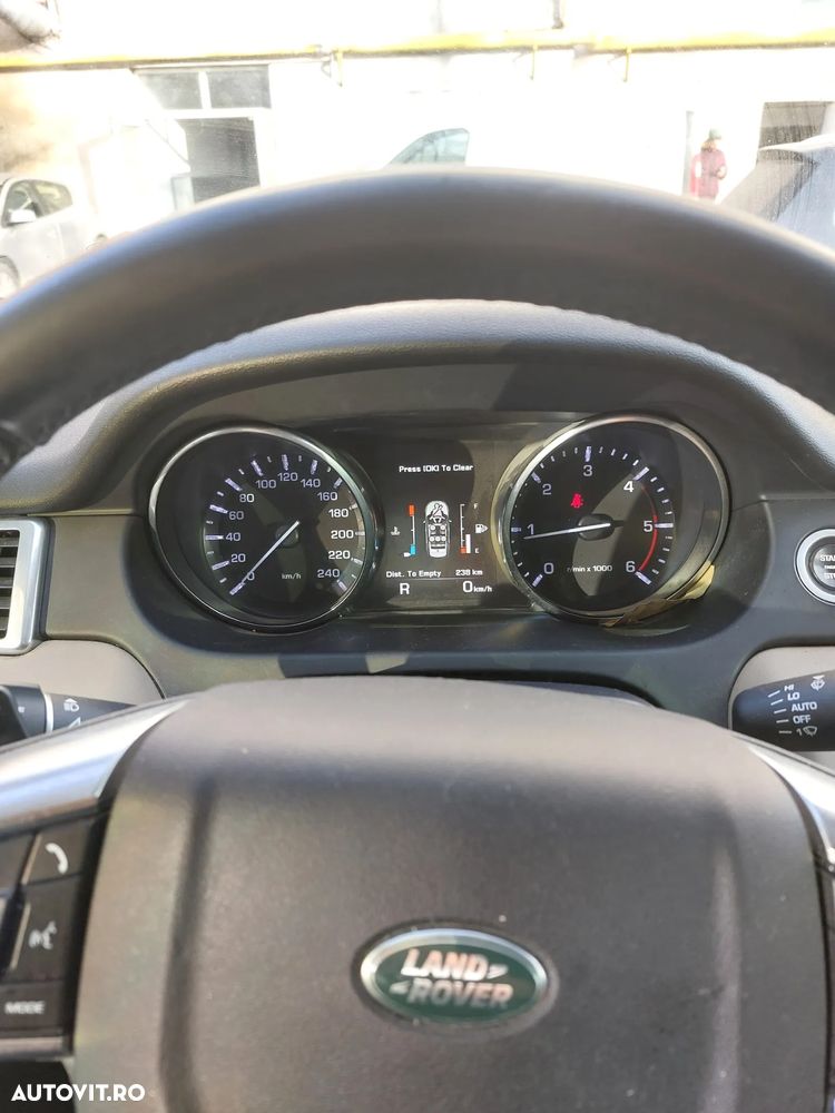 Land Rover Discovery Sport - 8