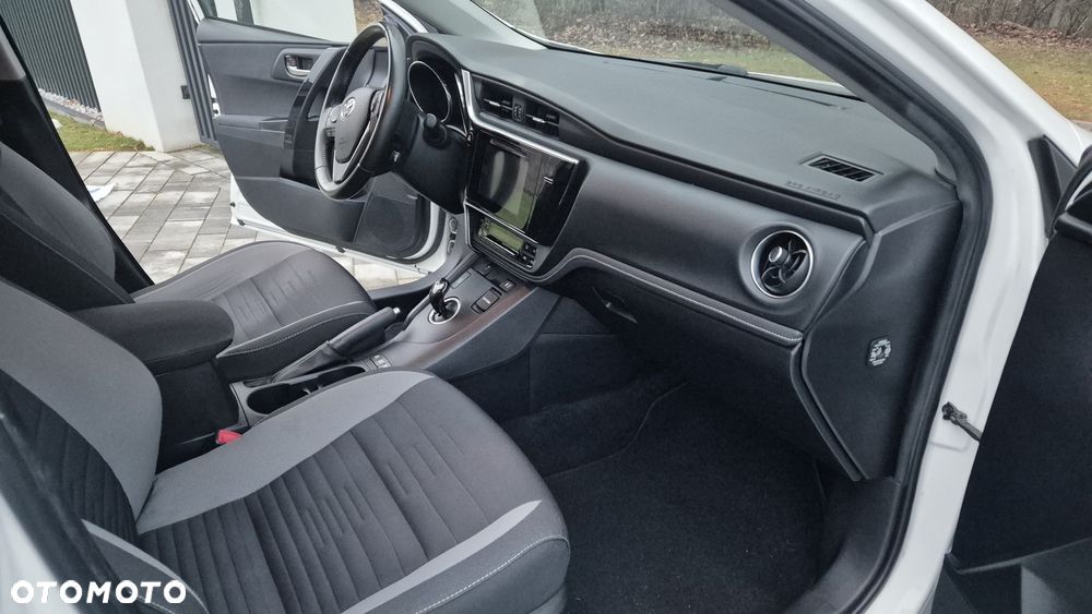 Toyota Auris - 10